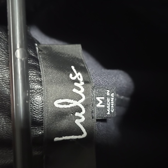 Lulu's - Picture 2 of 2